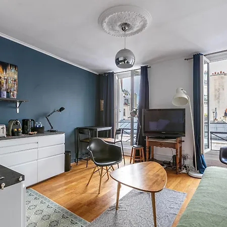 Rooftop Views Cosy Separate Living Apartment Paris