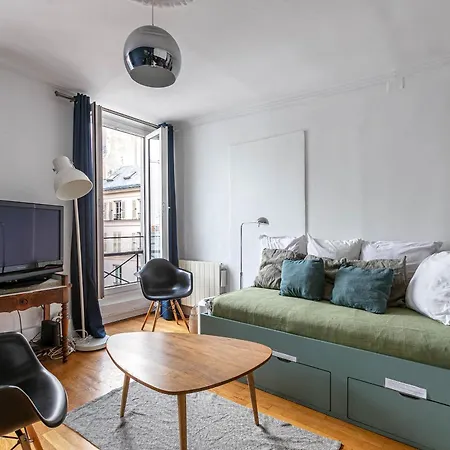 Rooftop Views Cosy Separate Living Apartment *