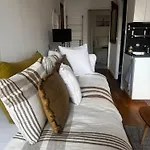 Appartement Rooftop Views Cosy Separate Living Parijs