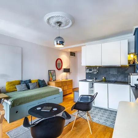 Cozy 1 Bedroom In Central Paris & Rooftop Views * Paris