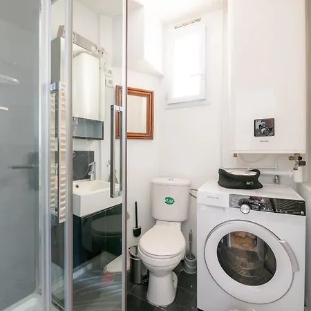 Cozy 1 Bedroom In Central Paris & Rooftop Views Paris