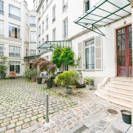 Charming Center Apartment