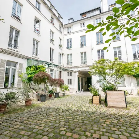 Lovely With Rooftop View * باريس