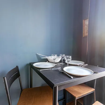 Lovely With Rooftop View باريس