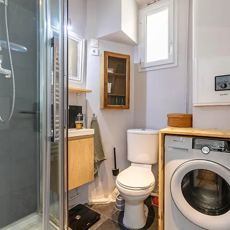 Apartman Lovely With Rooftop View