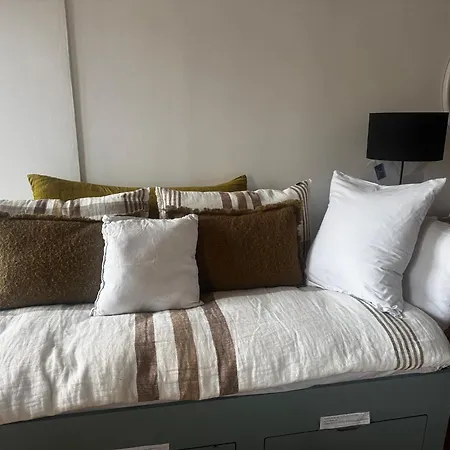 Lovely With Rooftop View