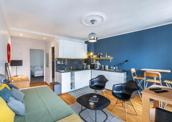 Lovely With Rooftop View Apartment Paris