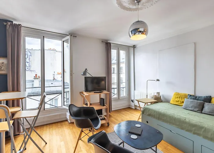 Lovely With Rooftop View *