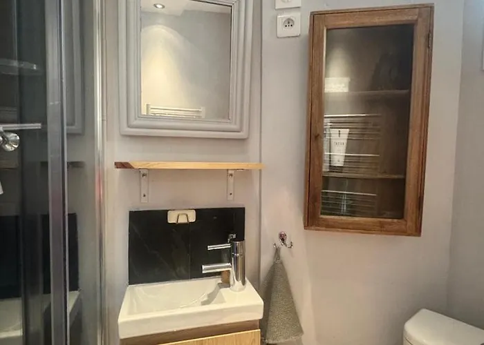 Lovely With Rooftop View *