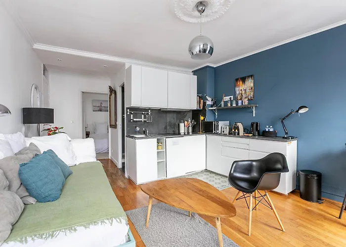 Apartment Lovely With Rooftop View