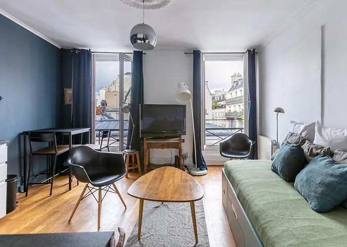 Lovely With Rooftop View Apartment Paris