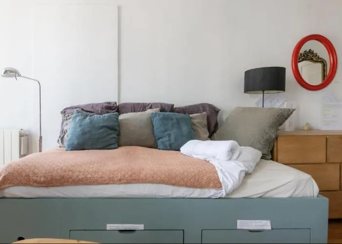 Apartment Lovely With Rooftop View Paris