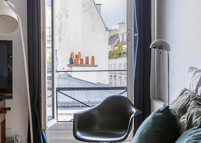 Lovely With Rooftop View