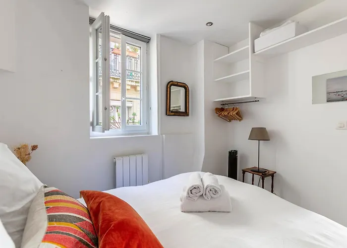 Lovely With Rooftop View *