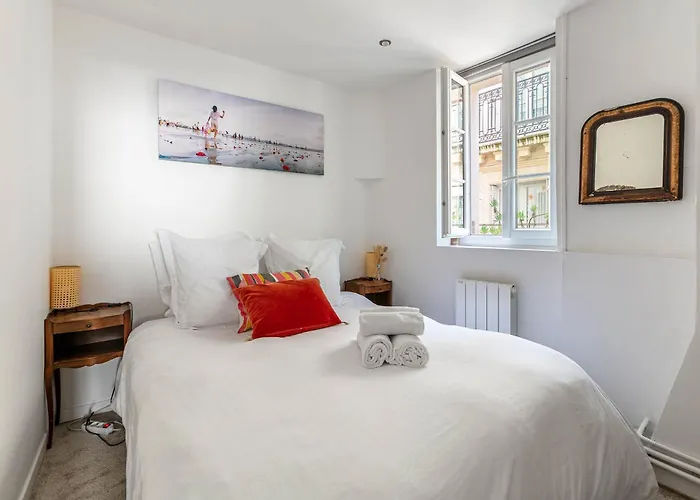 Apartment Lovely With Rooftop View Paris