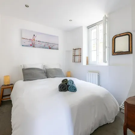 Rooftop Views Cosy Separate Living Paris