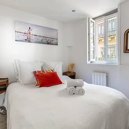 Apartment Rooftop Views Cosy Separate Living Paris