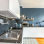 Rooftop Views Cosy Separate Living * 巴黎